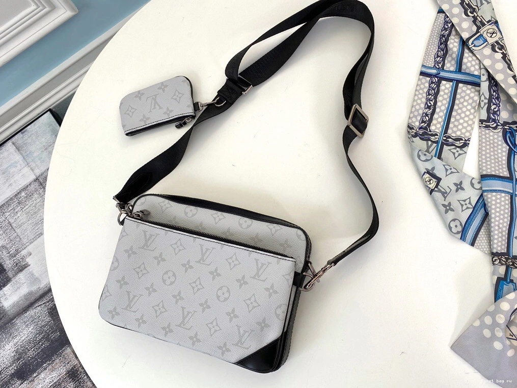 Frstbag ru LOUIS VUITTON DISTRICT 0810